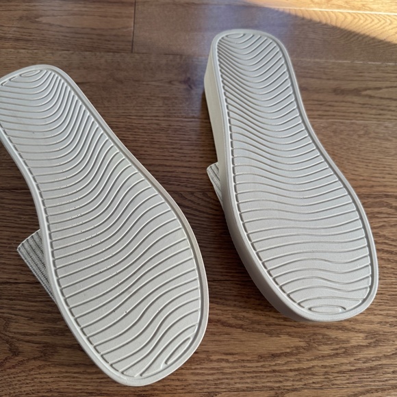 Steve Madden Balanced Mules - Nude - Picture 3 of 3